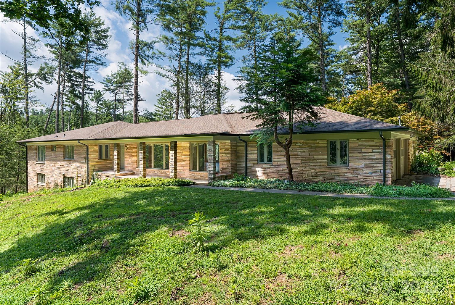 1960 Stone Ranch with 2 car garage